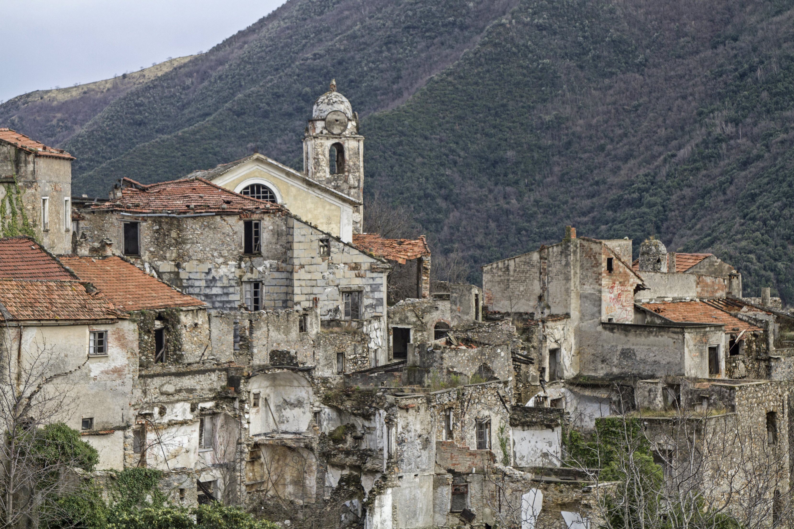 Balestrino - abandoned places italy