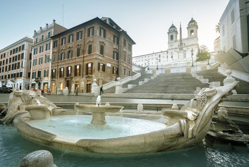 “Fountain of the Old Boat”