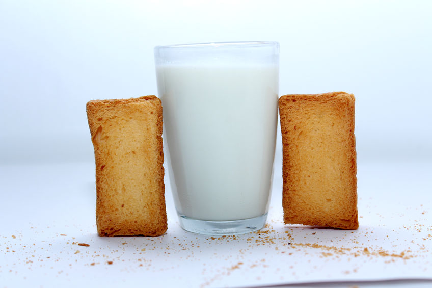 Rusks with milk