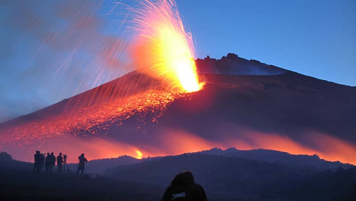 images/tours/cities/etna-eruption.jpg