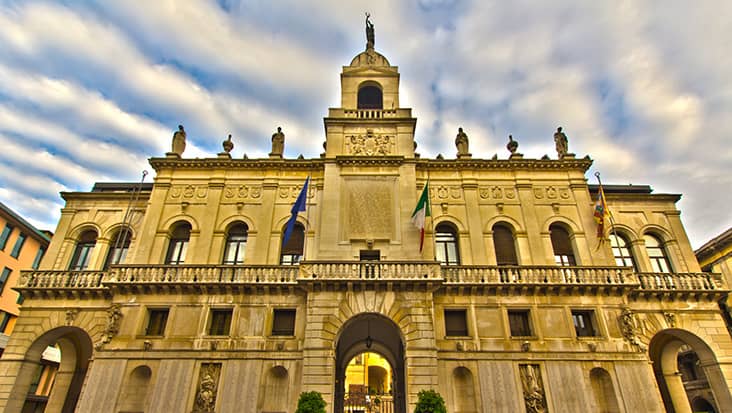 images/tours/cities/padova-city-hall.jpg